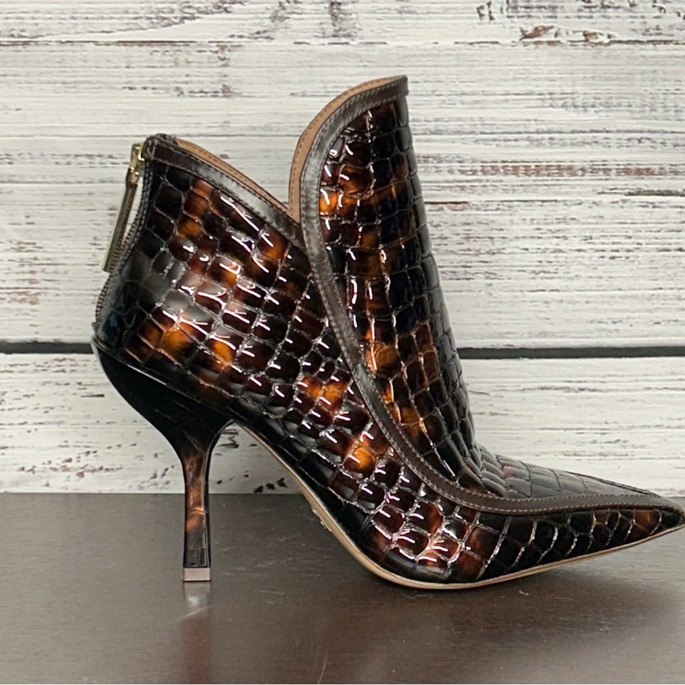 Louise et Cie Lo-Viveca Point-toe Bootie brown crocodile 7.5